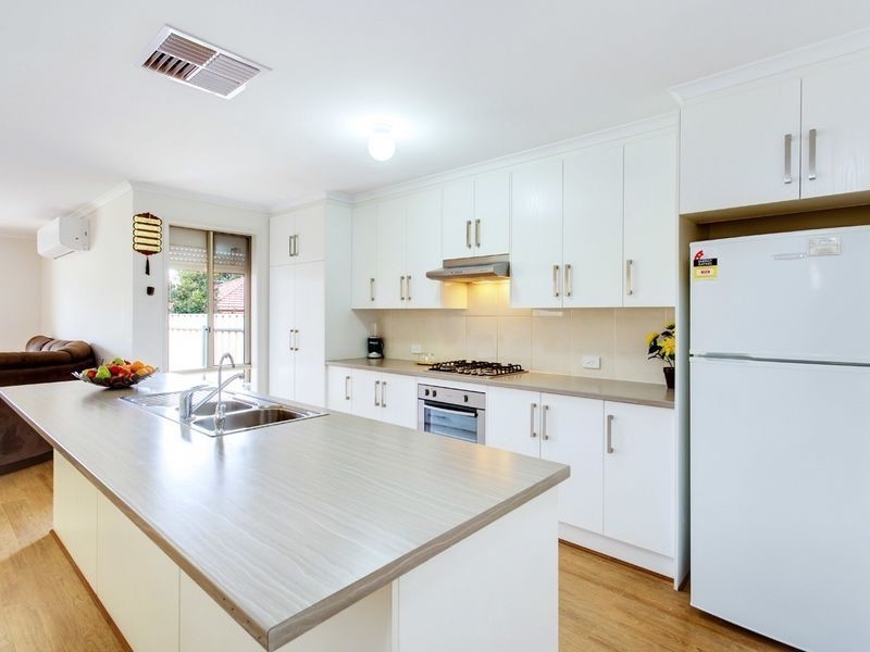 21 Burman Avenue, Gilles Plains SA 5086