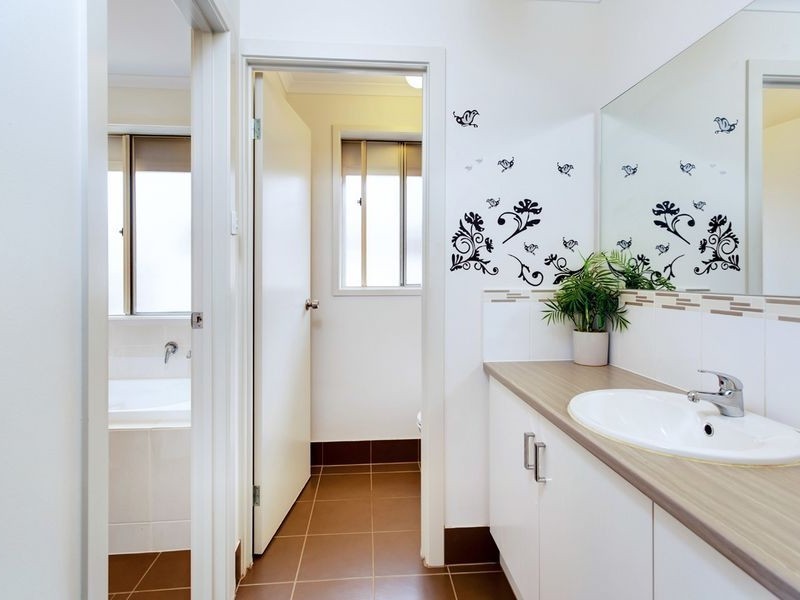 21 Burman Avenue, Gilles Plains SA 5086