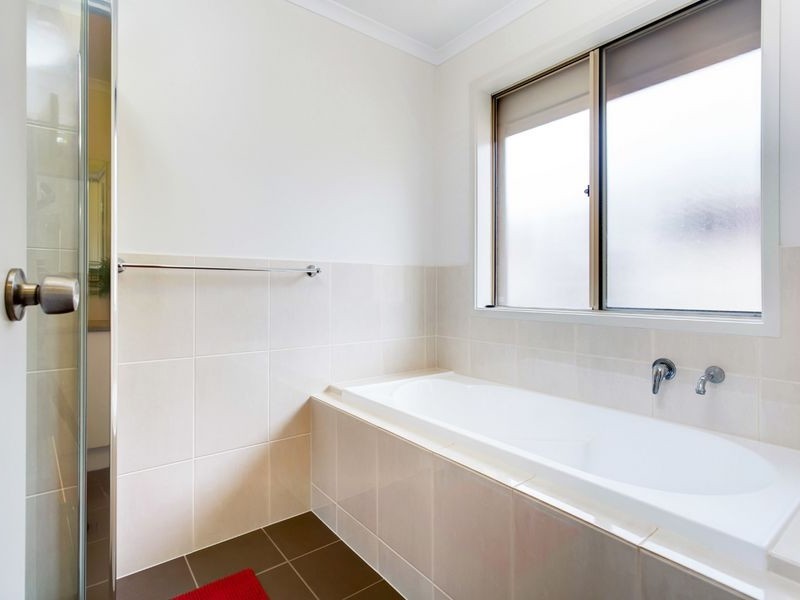 21 Burman Avenue, Gilles Plains SA 5086