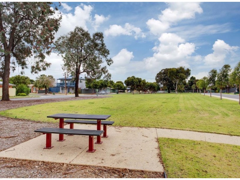 21 Burman Avenue, Gilles Plains SA 5086