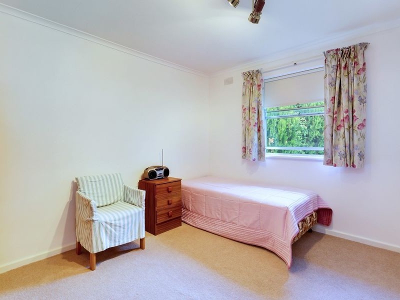 11 Sherwood Avenue, Valley View SA 5093