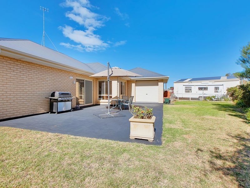 1 Merrett Avenue, Goolwa Beach SA 5214