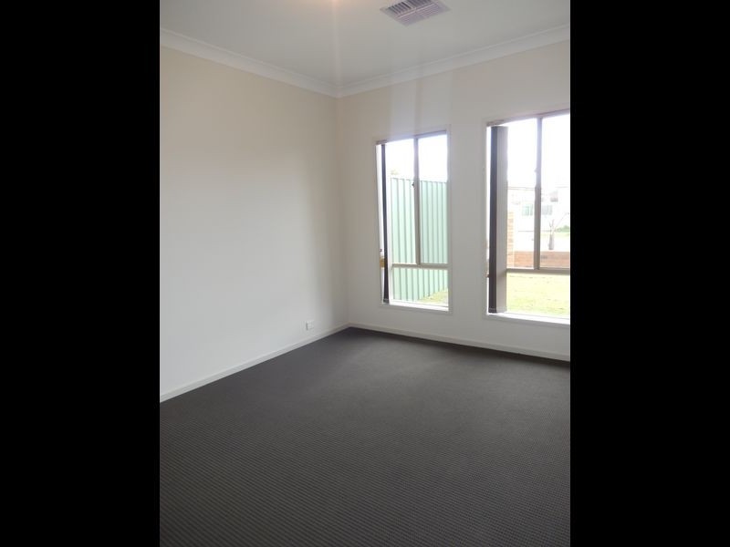 16 Thornton Road, Greenacres SA 5086