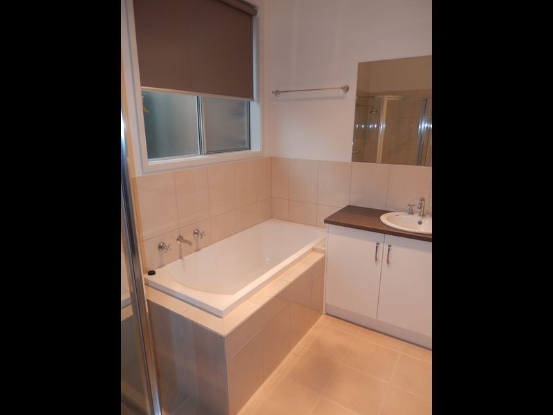 16 Thornton Road, Greenacres SA 5086