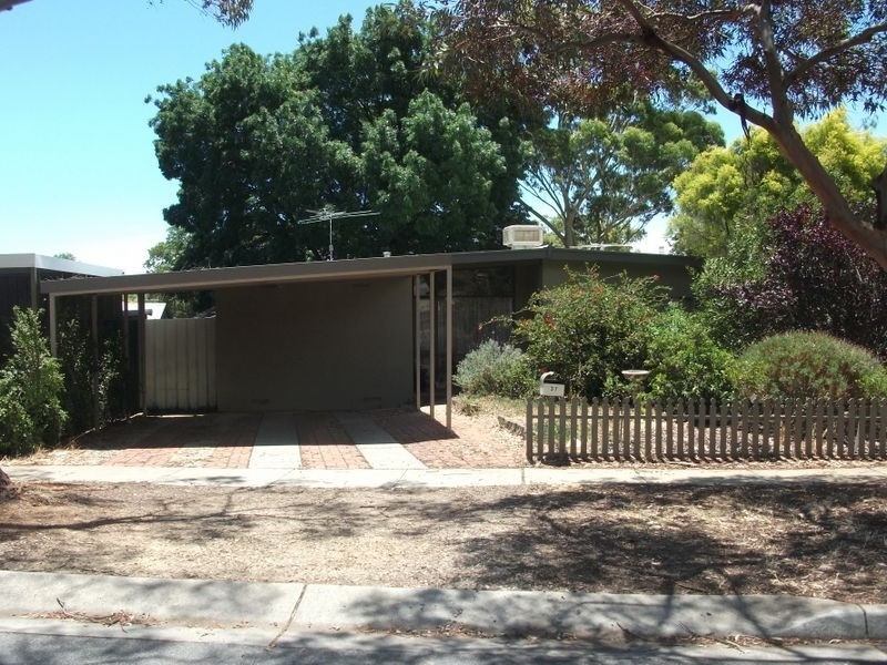 37 Carol Drive, Para Hills SA 5096