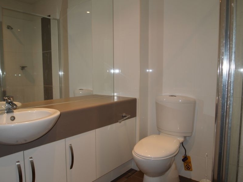 40w/18-28 Main Street, Mawson Lakes SA 5095