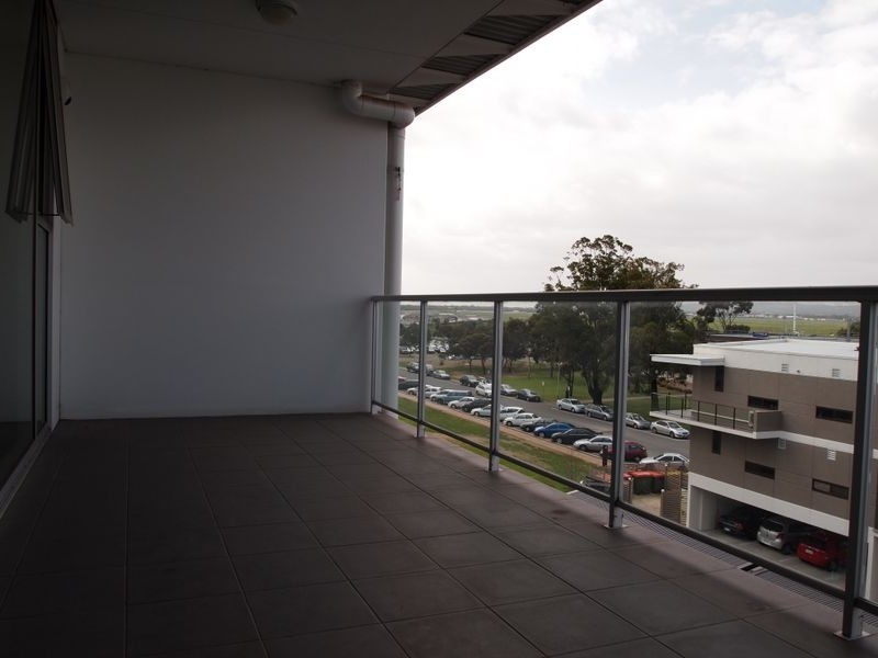 40w/18-28 Main Street, Mawson Lakes SA 5095