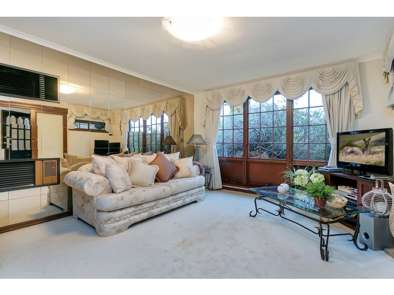 46 De Sassenay Crescent, Modbury Heights SA 5092