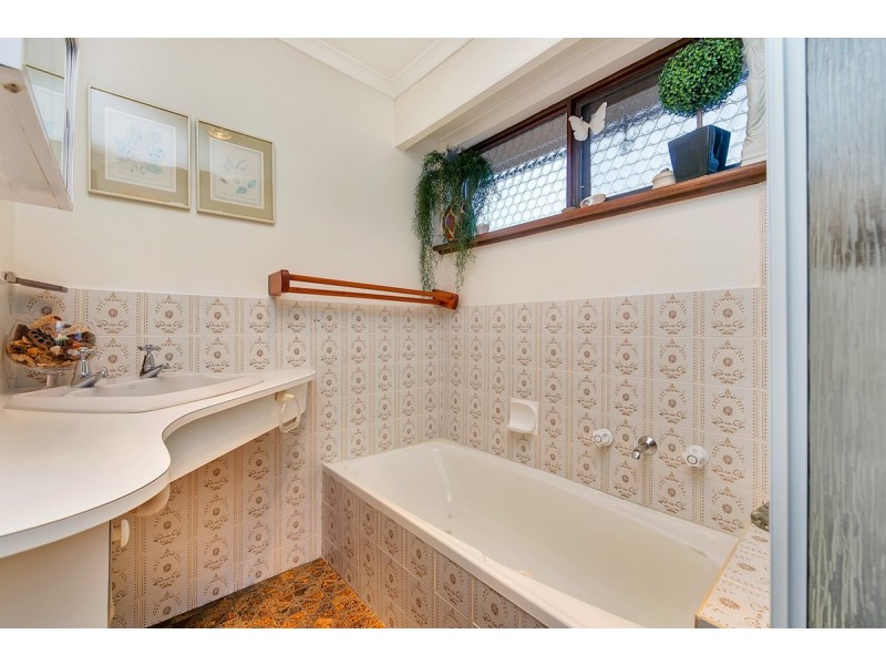 46 De Sassenay Crescent, Modbury Heights SA 5092