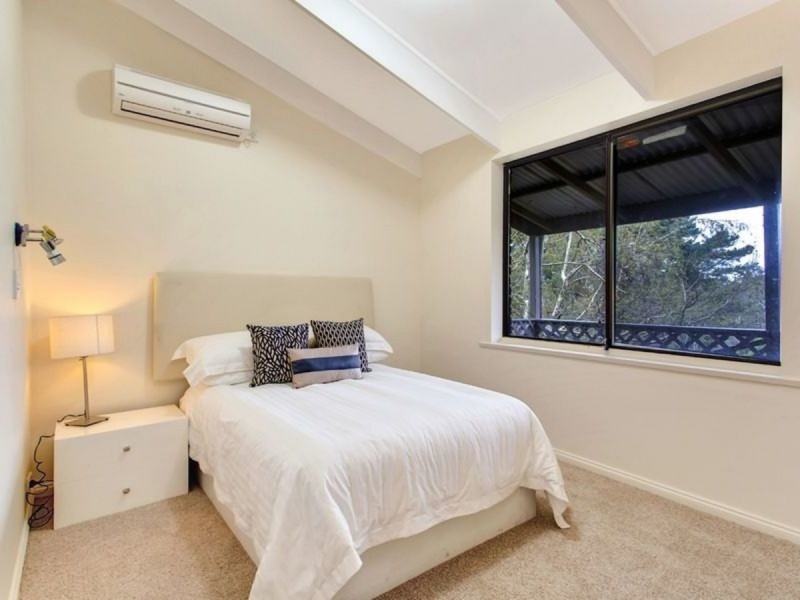 17 Rudall Avenue, Crafers SA 5152