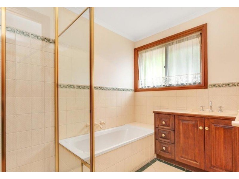 1 Bushmills Street, Greenwith SA 5125