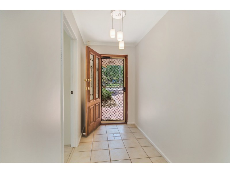 18 Bolton Road, Para Hills SA 5096