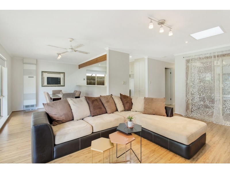 18 Bolton Road, Para Hills SA 5096