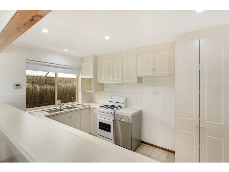 18 Bolton Road, Para Hills SA 5096