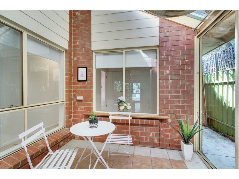 18 Bolton Road, Para Hills SA 5096