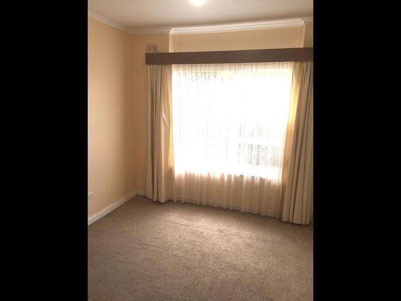 10 Helen Terrace, Valley View SA 5093