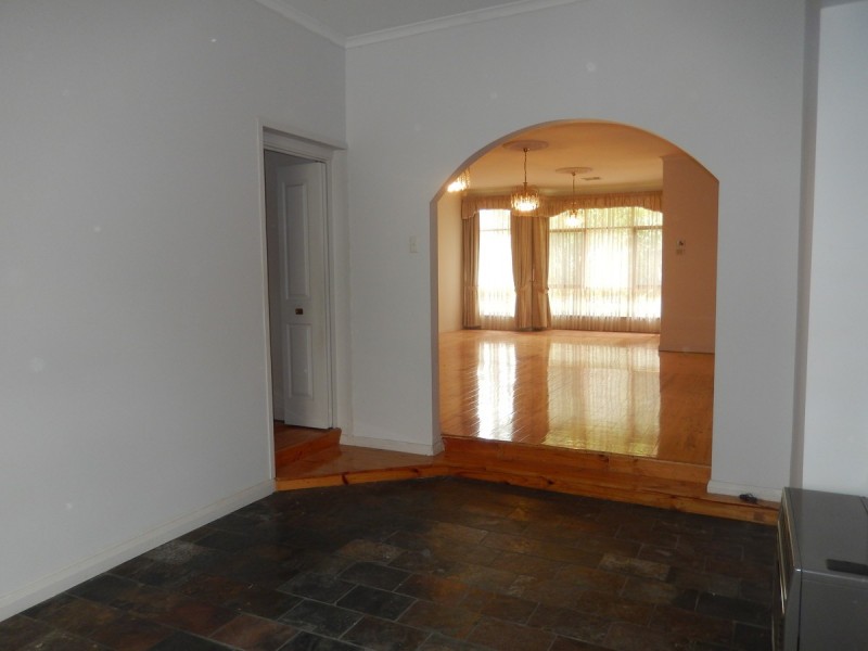 16 Cambridge Street, Vale Park SA 5081