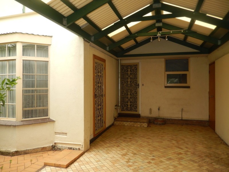 16 Cambridge Street, Vale Park SA 5081