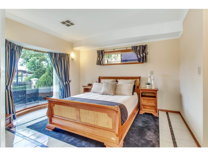 8 Hendry Court, Gilles Plains SA 5086