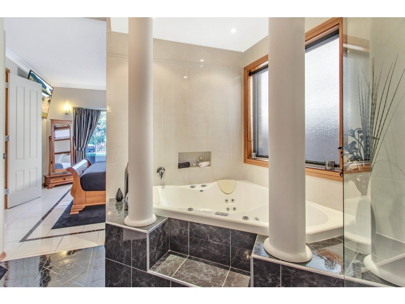 8 Hendry Court, Gilles Plains SA 5086