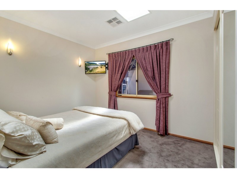 8 Hendry Court, Gilles Plains SA 5086