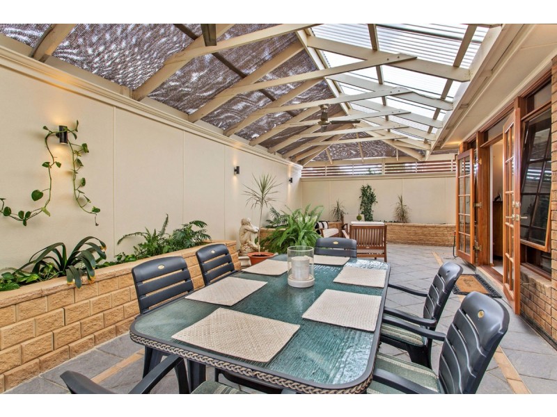 8 Hendry Court, Gilles Plains SA 5086