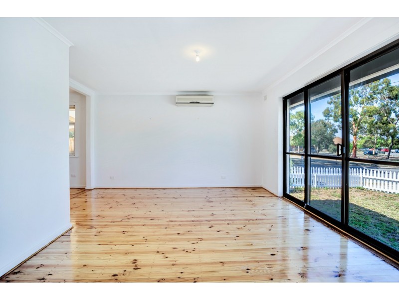 8 Grant Avenue, Gilles Plains SA 5086