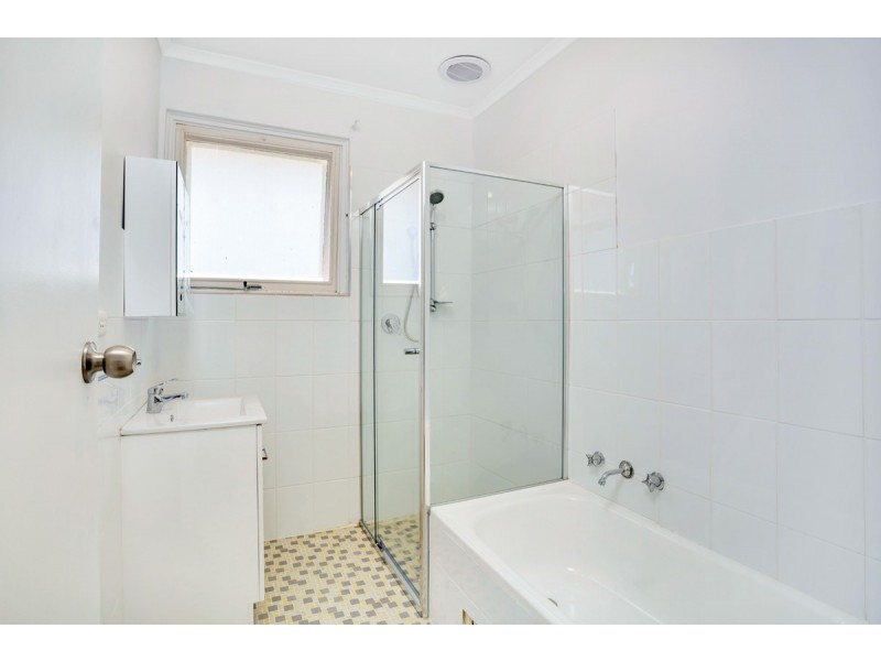 8 Grant Avenue, Gilles Plains SA 5086