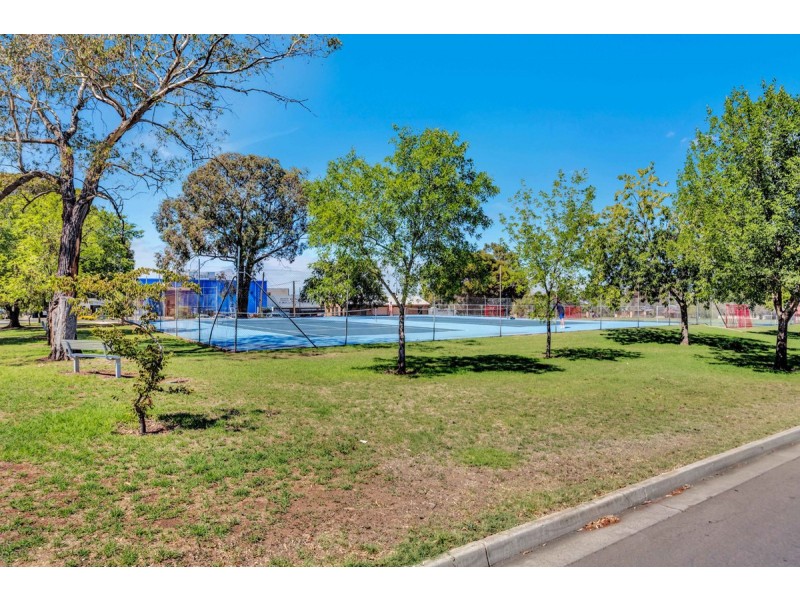 8 Grant Avenue, Gilles Plains SA 5086