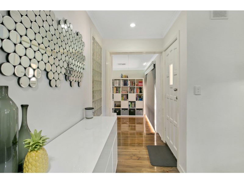 25 Boronia Drive, Hope Valley SA 5090