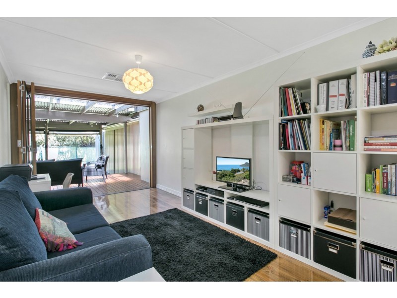 25 Boronia Drive, Hope Valley SA 5090