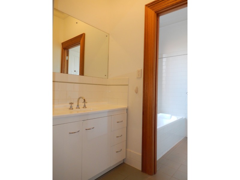 27 Clifton Street, Prospect SA 5082