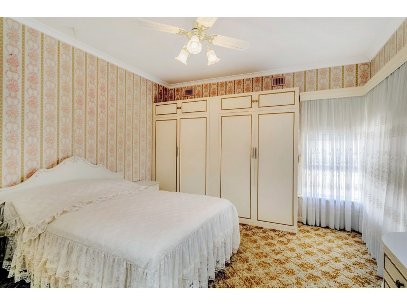 29 Essex Street, Woodville Gardens SA 5012