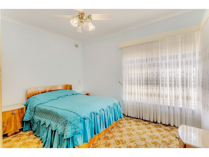 29 Essex Street, Woodville Gardens SA 5012