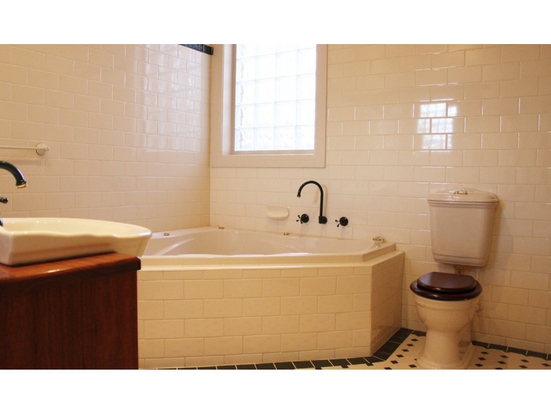 47 Ninth Avenue, St Peters SA 5069