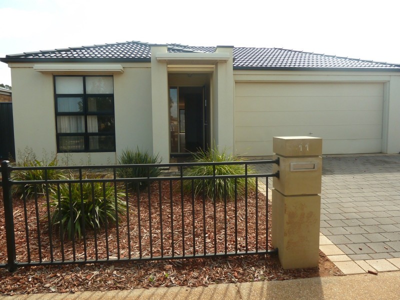 11 West Parkway, Andrews Farm SA 5114