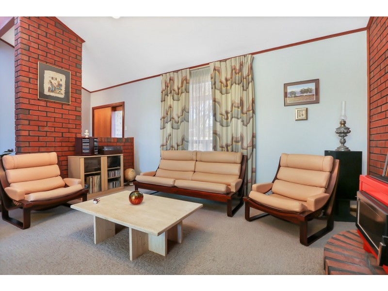 45 Yulinda Terrace, Gulfview Heights SA 5096