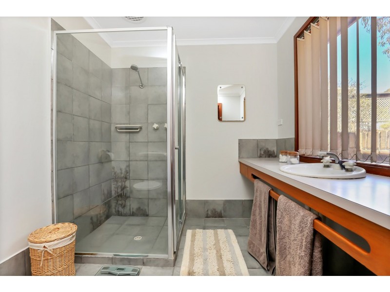 45 Yulinda Terrace, Gulfview Heights SA 5096