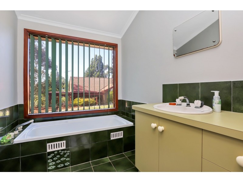 45 Yulinda Terrace, Gulfview Heights SA 5096