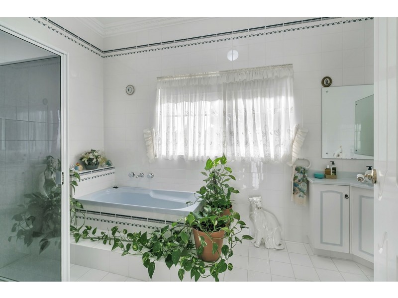 10 Raphael Avenue, Dernancourt SA 5075