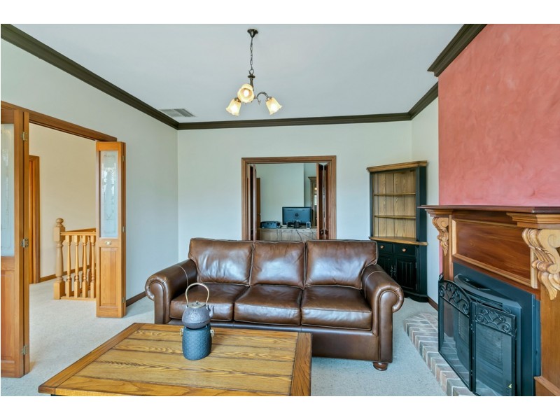 16 Kinnaird Crescent, Highbury SA 5089