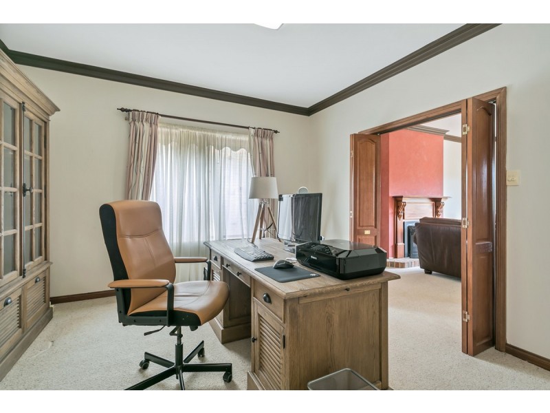 16 Kinnaird Crescent, Highbury SA 5089