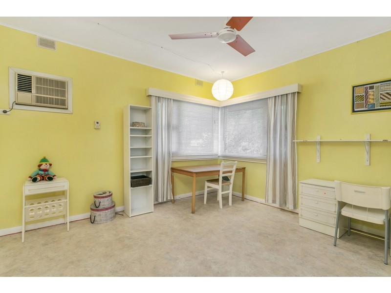 28 Fleming Avenue, Ridgehaven SA 5097