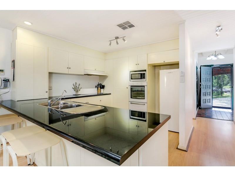 2 Birkdale Close, Fairview Park SA 5126