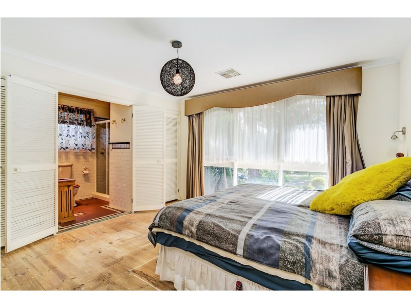 2 Birkdale Close, Fairview Park SA 5126