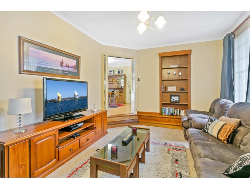 9 Sharon Road, Ridgehaven SA 5097