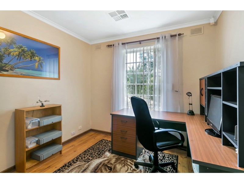 9 Sharon Road, Ridgehaven SA 5097