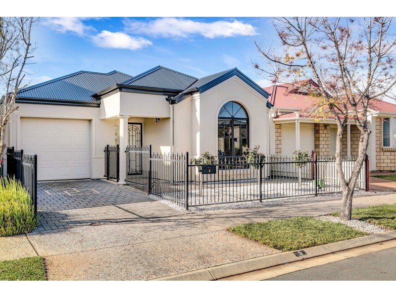 5 Maquarie Street, Mawson Lakes SA 5095