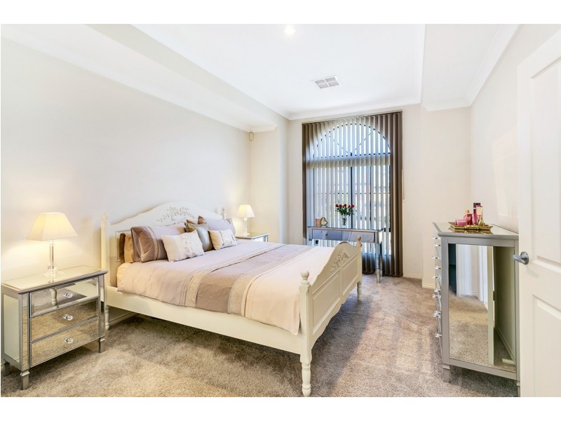 5 Maquarie Street, Mawson Lakes SA 5095