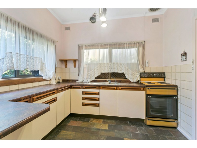 38 Brougham Drive, Valley View SA 5093